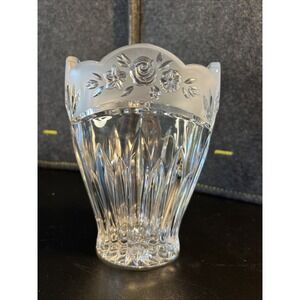Oneida Crystal Southern Garden 10 Inch Flower Vase